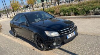 Mercedes-Benz 2010 Automatike Benzine 7.500€